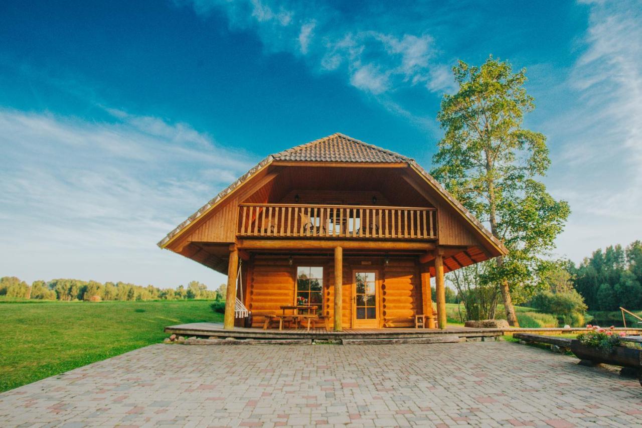 Brivdienu Maja Ar Pirti "Strautkalni" Ieriki Экстерьер фото